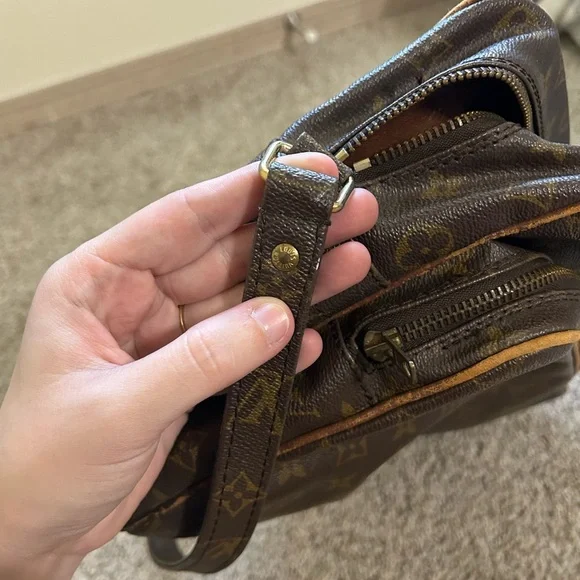 Vintage Louis Vuitton Brown Messenger Bag Monogram Design Coated Canvas Leather - Picture 9 of 16